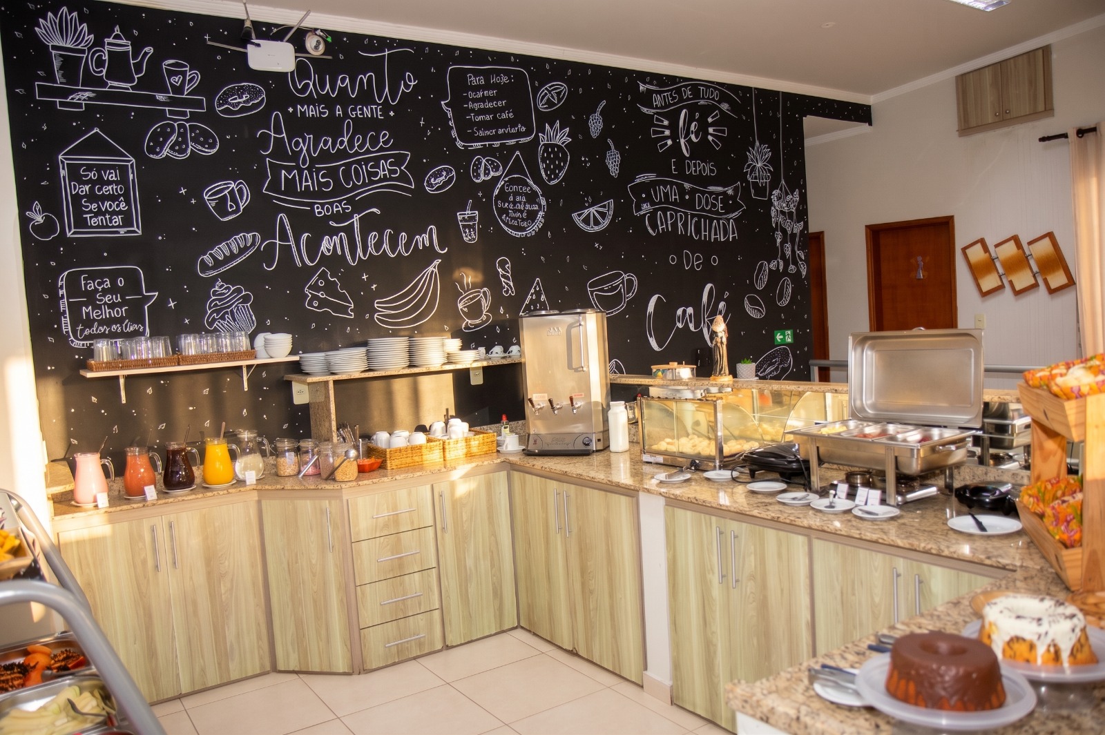 Buffet de café da manhã do Hotel Tadini